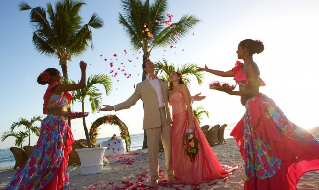 Rozprávková svadobná cesta na najromantickejšie pláže sveta